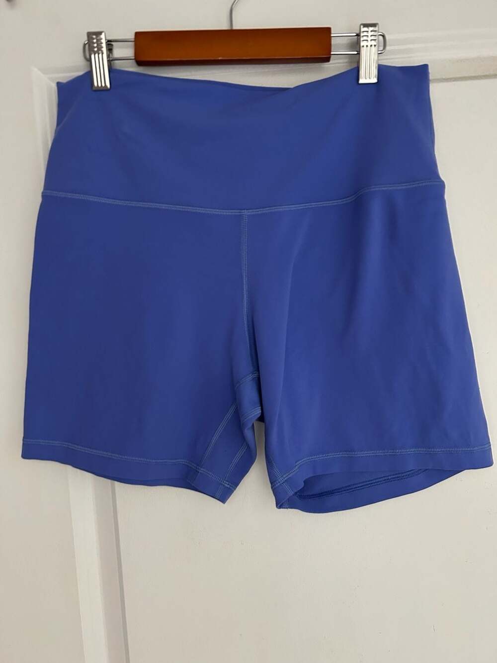 lululemon athletica Align Women’s Athletic Shorts in Vibrant Blue